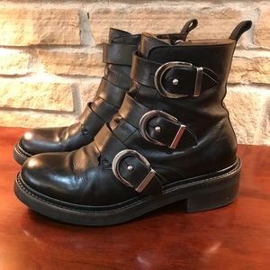 Frye Alice Italian Leather boots booties womens fit like 7.5-8. But marked 8.5